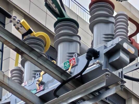 Τροφοδοτικό συσκευής επανασύνδεσης 220VAC±10% Τάση Εξόδου, Αδιάβροχο IP67, Εξαιρετικά Χαμηλή Κατανάλωση Ενέργειας (~6W) με Χωρητική Εξαγωγή Τάσης